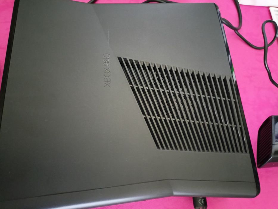 Xbox 360 jak nowy dużo gier kierownica