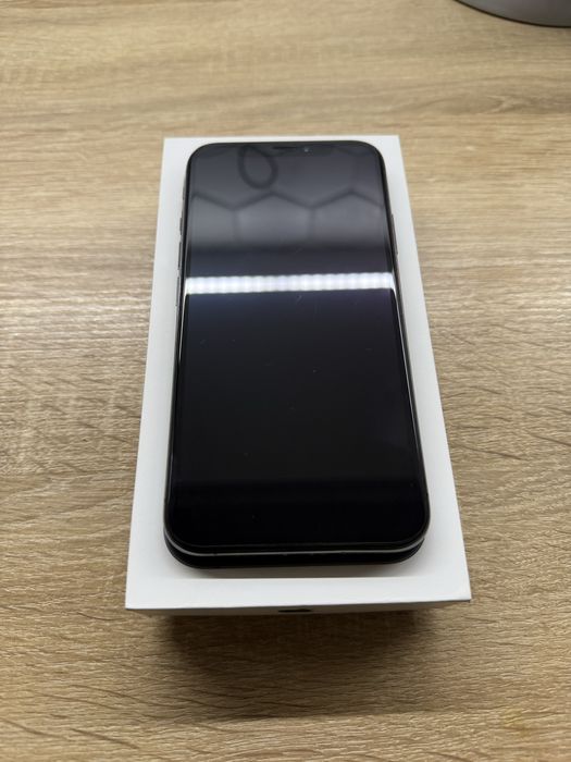 iPhone XS 256GB чорний - neverlock, акумулятор 77%