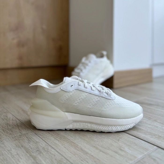 Adidas Avryn