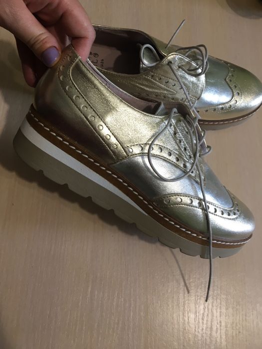 Кросівки, туфлі шкіряні жіночі на шнурках 36 розмір