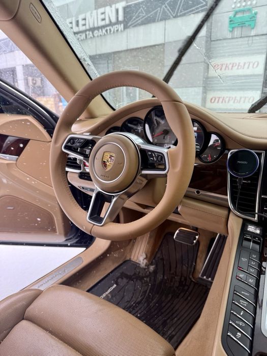 Porshe panamera 4s