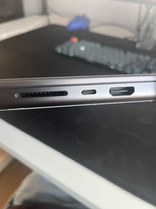 Macbook pro m3 pro 18GB Ram 1 TB SSD 14 cali