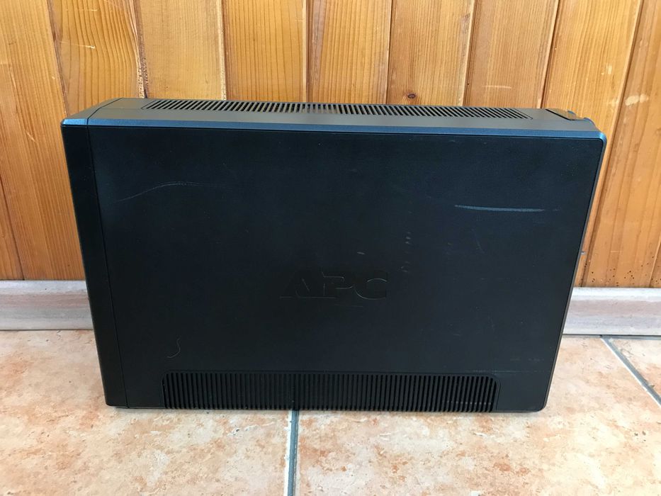 Zasilacz awaryjny APC Back-UPS Pro 900