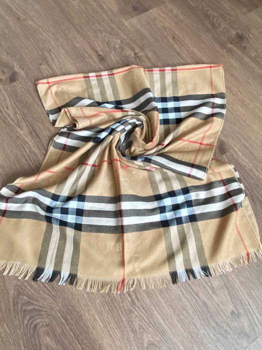 BURBERRY шарф палантин.