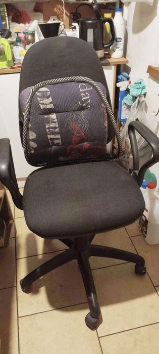 Fotel Krzesło obrotowe biurowe Uniwersalne. Idealny stan