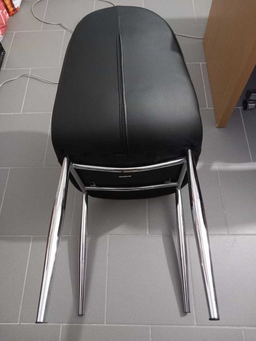 4- Cadeiras Metálicas c/Assento em Esponja