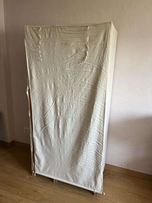 Armario roupa com lona