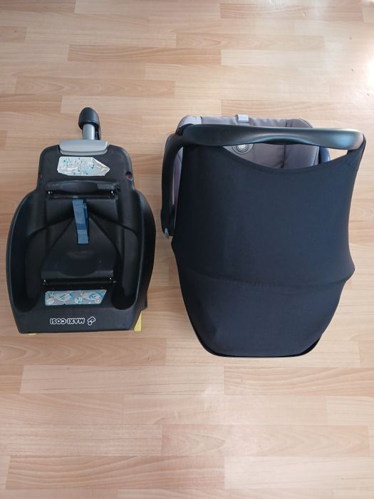 Продам автокрісло з базою maxi-cosi