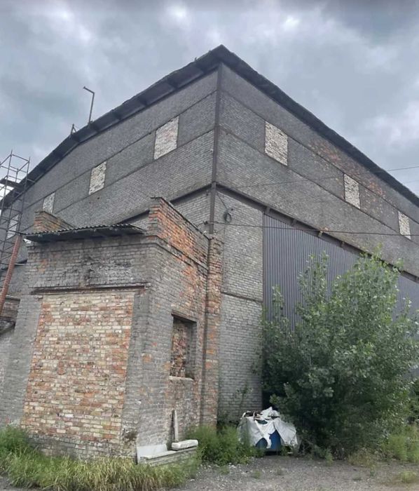 Здається комерційне виробниче приміщення загальною площею 2139 кв.м.