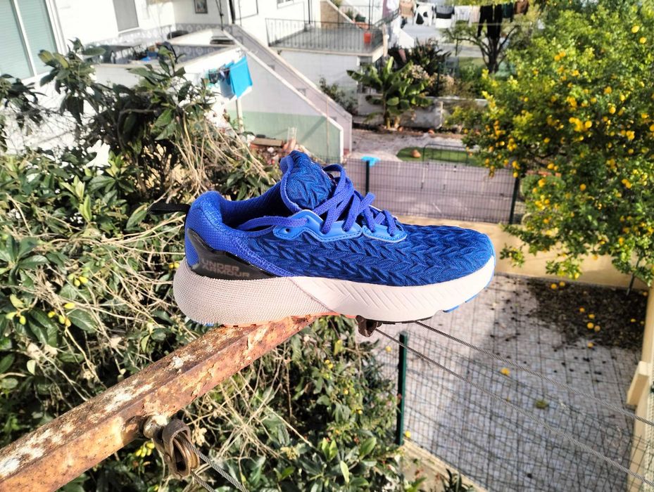 Tênis praticamente novos