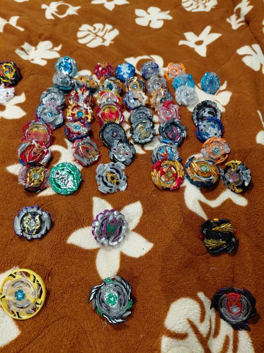 Продам волчки Beyblade