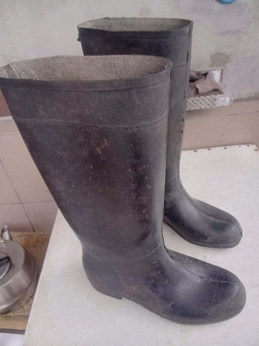 Продам гумові чоботи