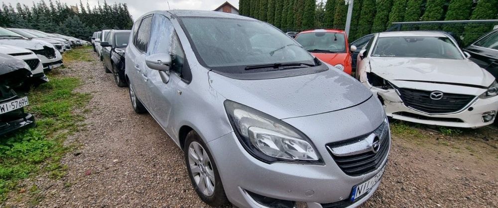 Opel Meriva 2016r, 1.4 Benzyna. Uszkodzona. Poobijana. Jeździ.