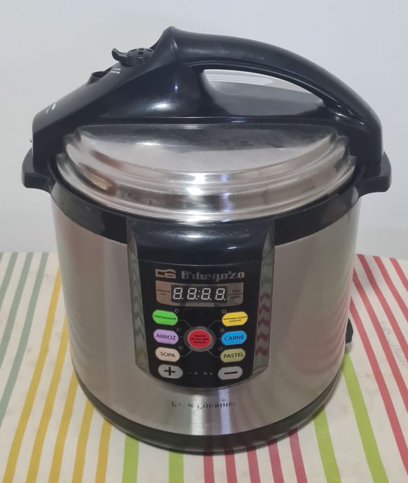 Panela de pressão eléctrica