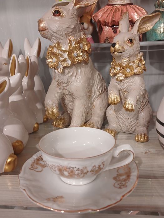 вінтажна порцелянова мокка-чашка з блюдцем .