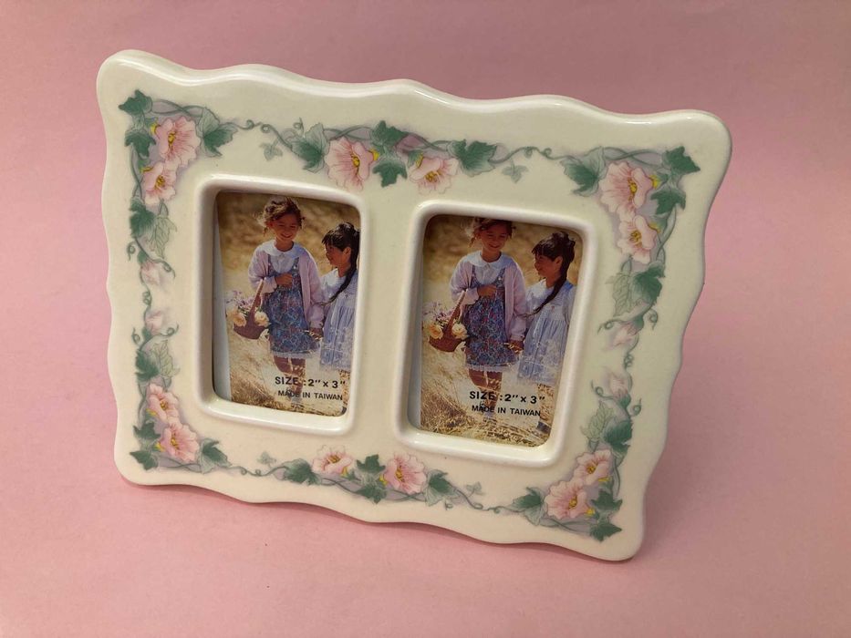Moldura Vintage muito bonita em cerâmica Nunca usada em caixa