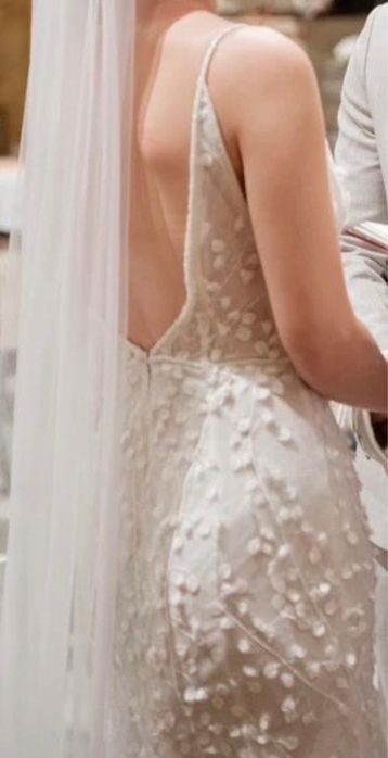 Suknia ślubna z trenem