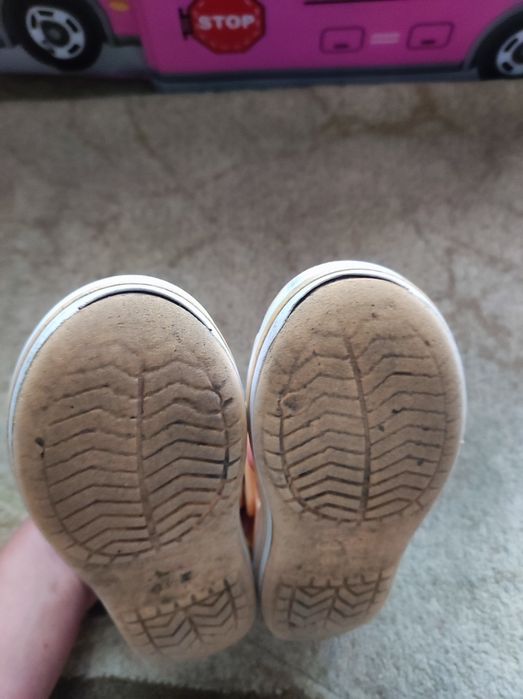 Сандалі  Crocs...