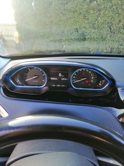 Peugeot 2008 PEUGEOT 2008 1.6 E-HDI