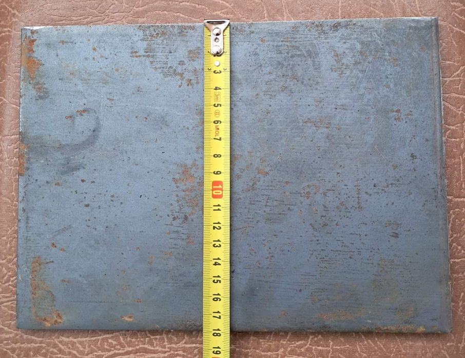 Закладна металева пластина