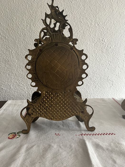 Conjunto de relógio e porta jóias