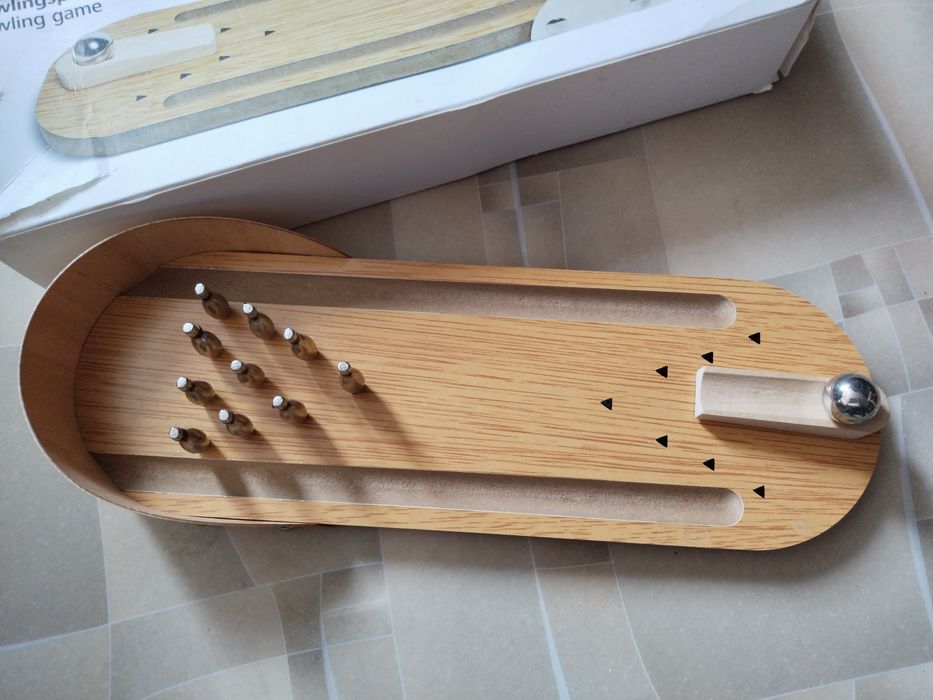 Мини боулинг с металлическими фигурками