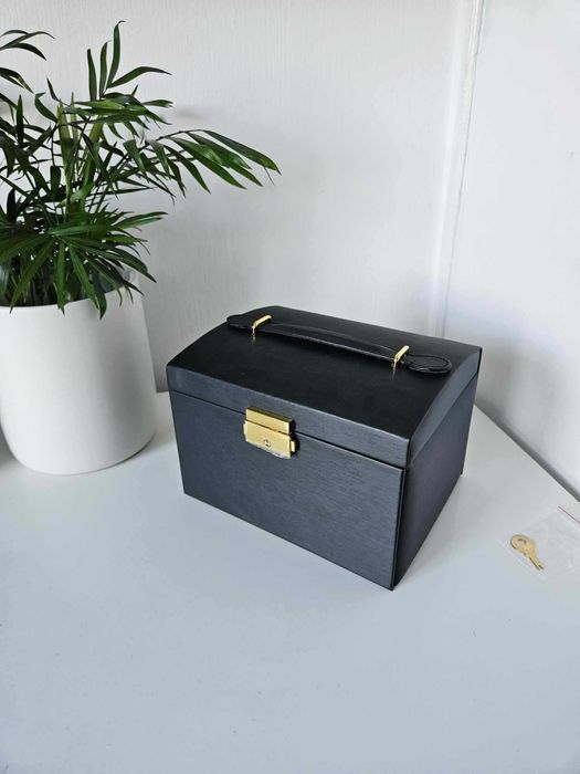 Kuferek na biżuterię organizer szkatułka na kolczyki czarny biżuteria