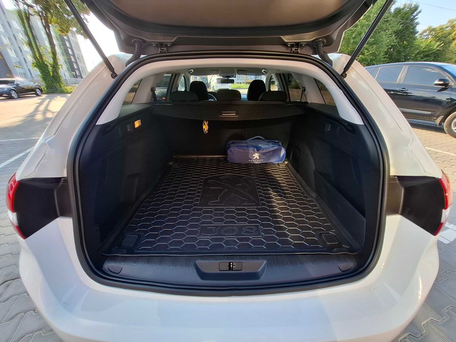Продам Peugeot 308 SW 1,6D 2017р.