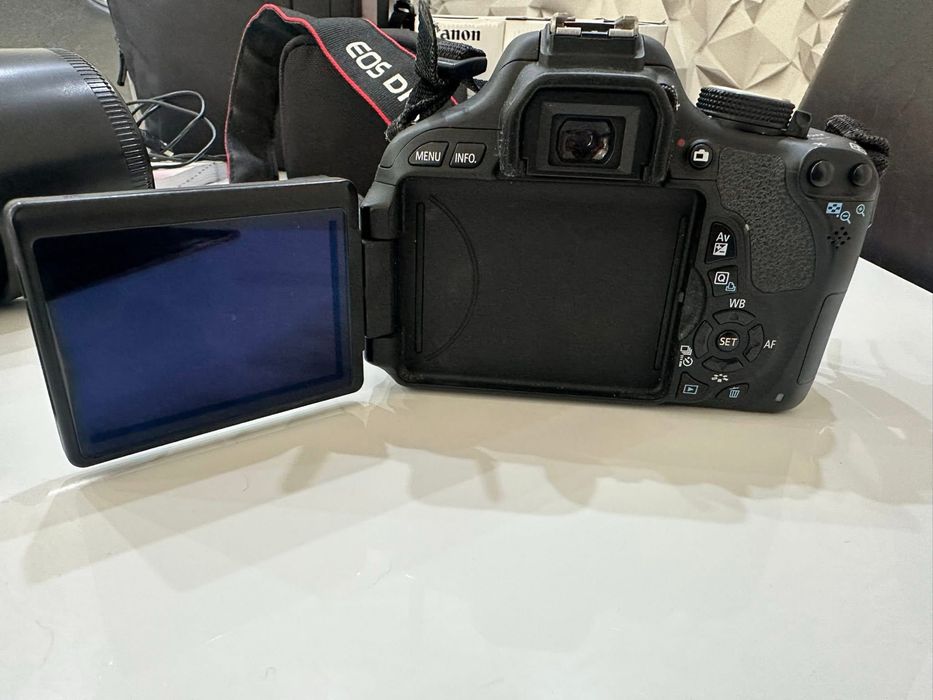 Canon EOS 600D + 4 obiektywy