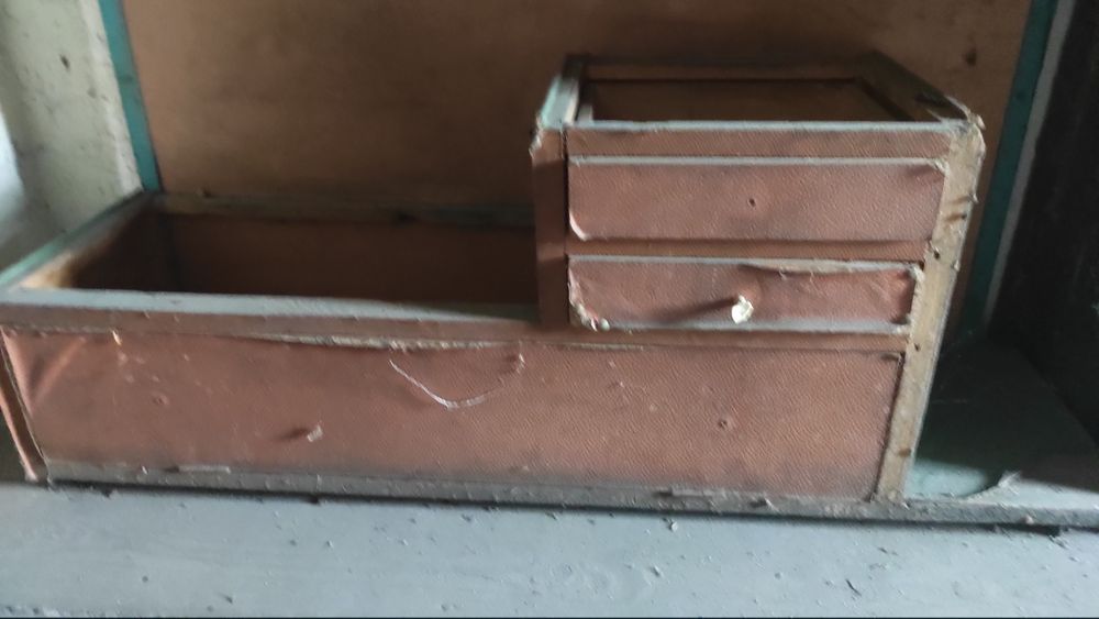 Stara garderoba do oddania.