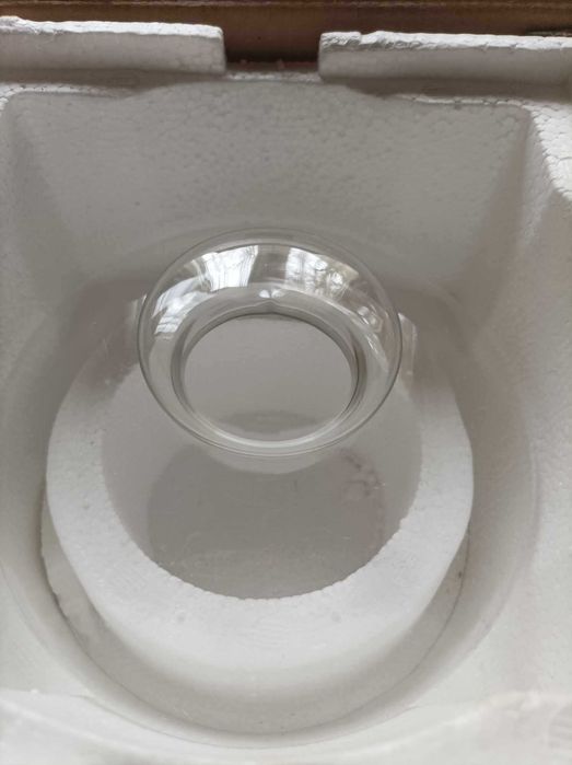 Queijeira com cúpula de vidro elegante