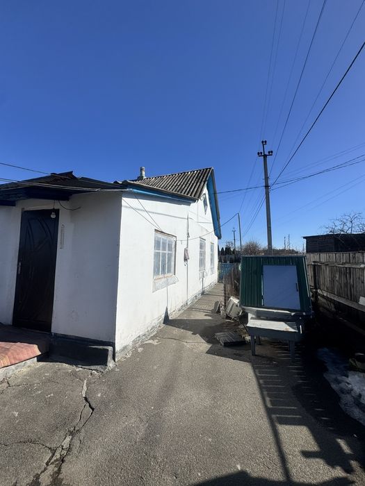 Продається одноповерховий житловий будинок в селі Кожухівка. 25000$