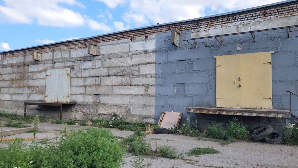 Продам складське приміщення з приватизованою  ділянкою