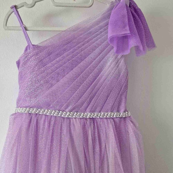 Ошатна сукня на дівчинку