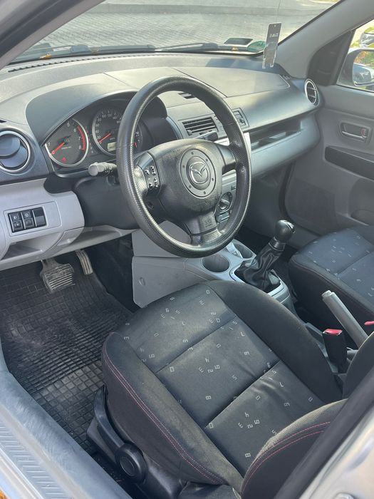 Mazda 21.4 benzyna 2004 r
