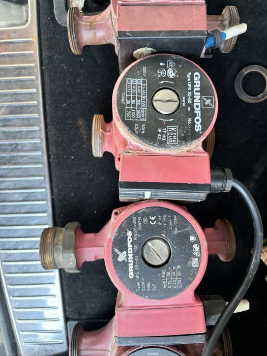 Циркуляційні насоси Grundfos в хорошому стані  , водяні насоси