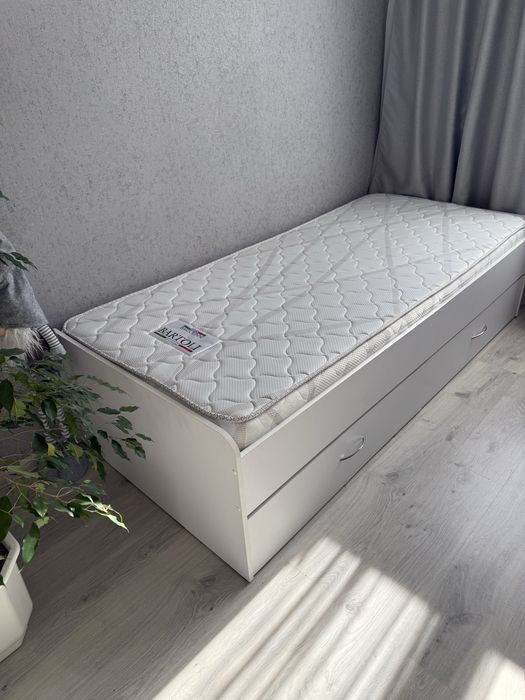 Ліжко дитяче,   матрац безпружинний,  наматрацник 200*90