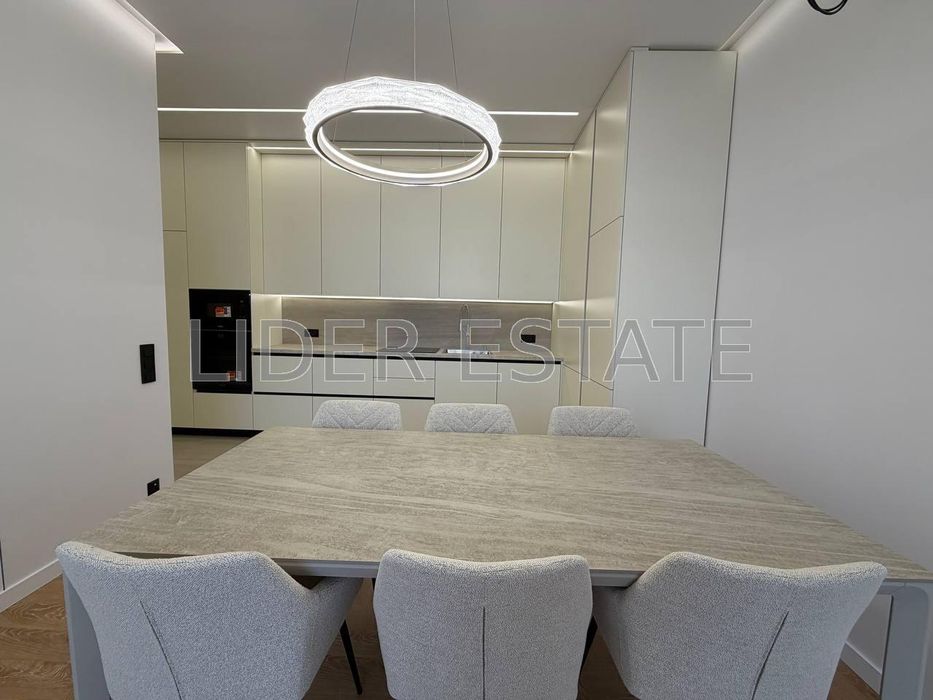 Продаж 2-кімнатної квартири в ЖК Uzh Towers | Слов'янська набережна, Ужгород