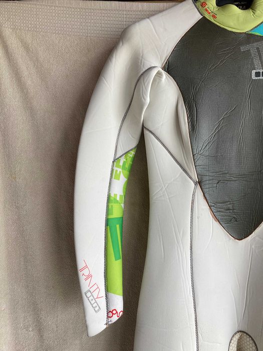 Fato surf  ION Mulher (38)