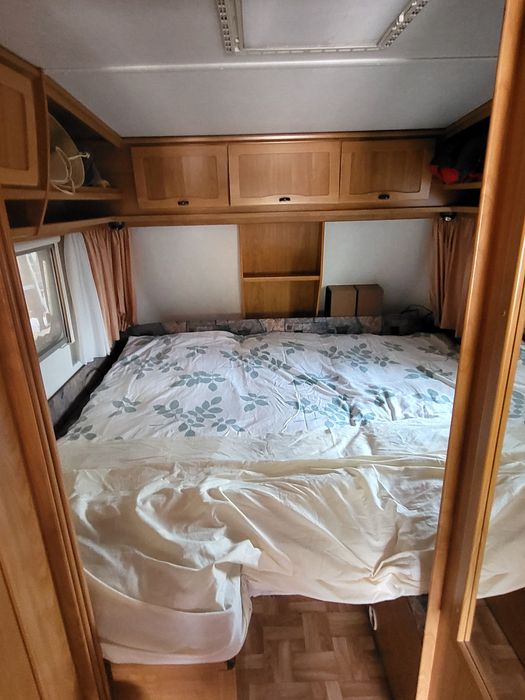 Будинок на колесах eriba hymer