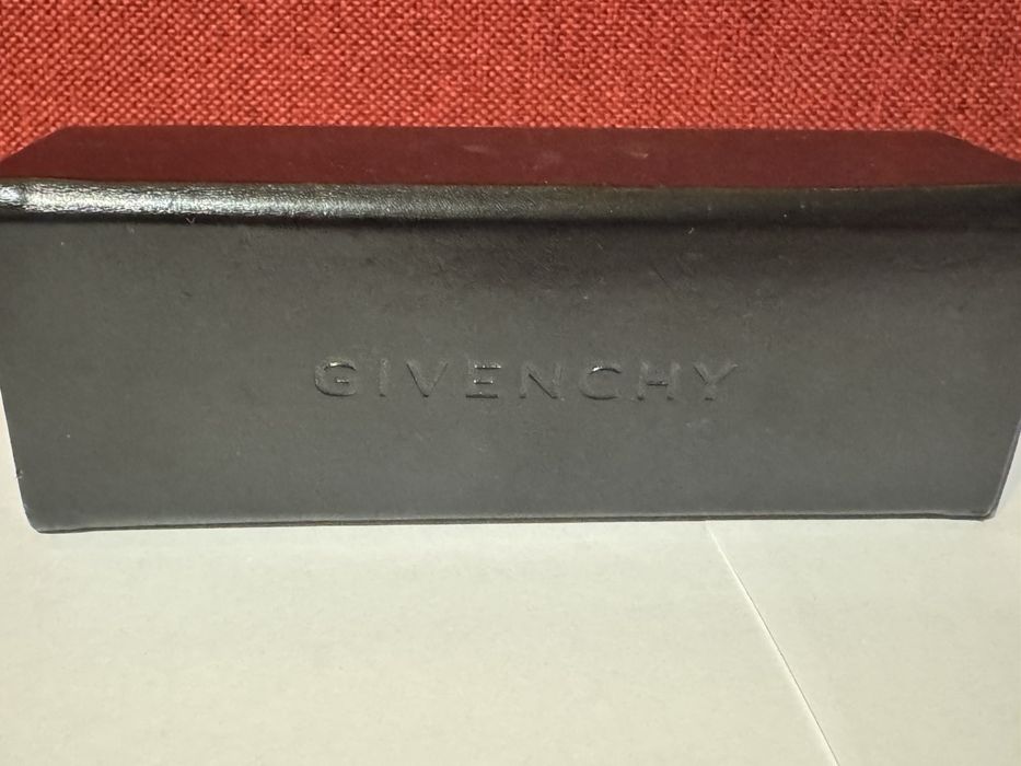 Сонцезахисні окуляри Givenchy sgv 602 оригінал — zdjęcie 3