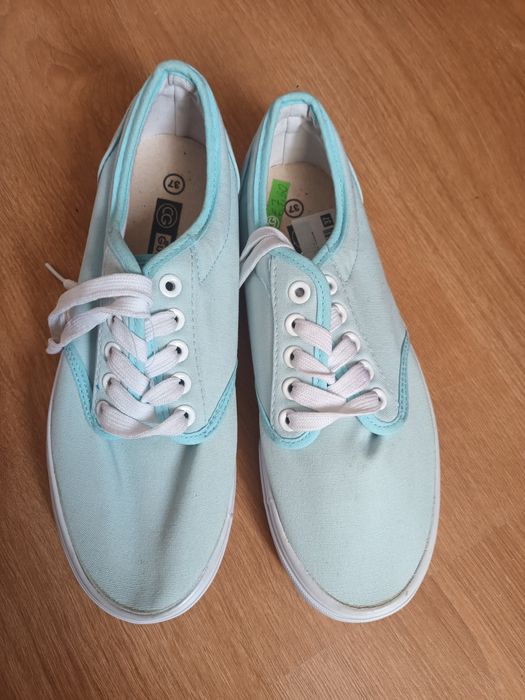 Ténis de tecido, novo com etiqueta