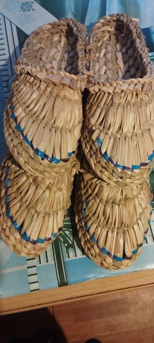 Тапочки  із рогози для бані ( ручна робота)