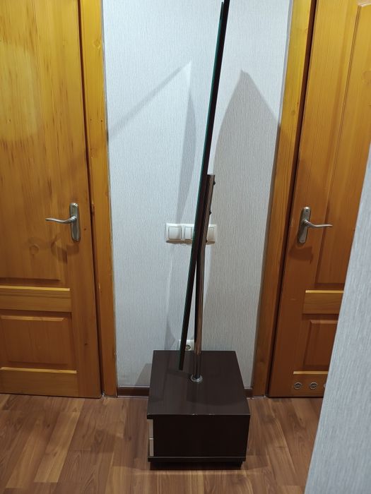Дзеркало з тумбою