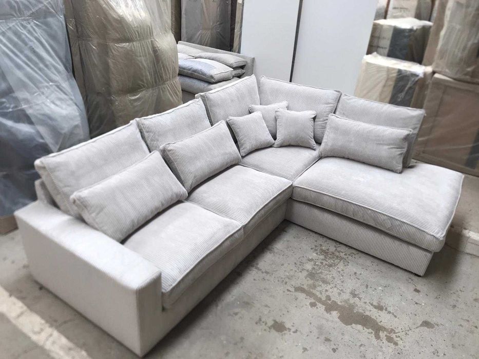 Piekny nowoczesny naroznik z wystawy, bez wad i zabrudzen SZTRUKS