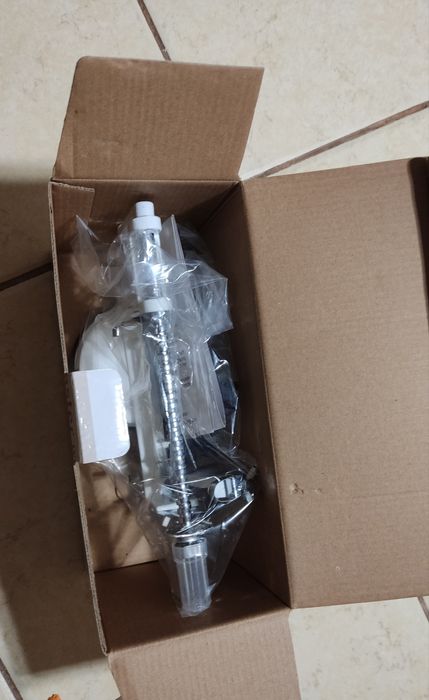 Maszynka do obierania jabłek ziemniaków itp