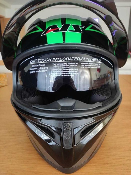 Capacete de Mota - AIS - NOVO com os autocolantes