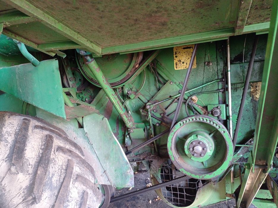Комбайн John Deere 1075