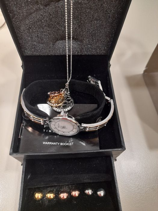 zegarek Pierre Cardin, zawieszka i kolczyki Nowy