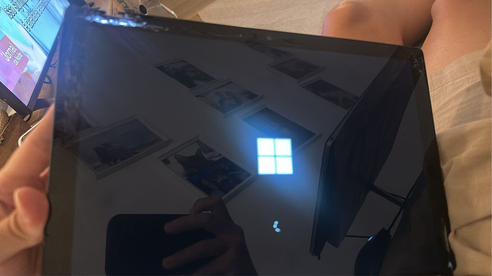 Surface Pro 6 I7-8 / 8GB